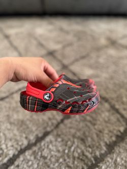 Crocs size 9c