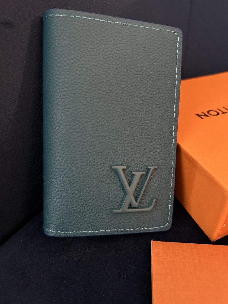 PRE OWNED L.V.. AEROGRAM POCKET ORGANIZER  & Accessories