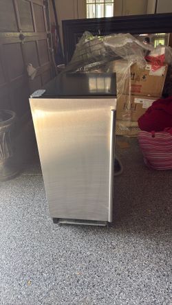 Ice maker - under counter /built-in