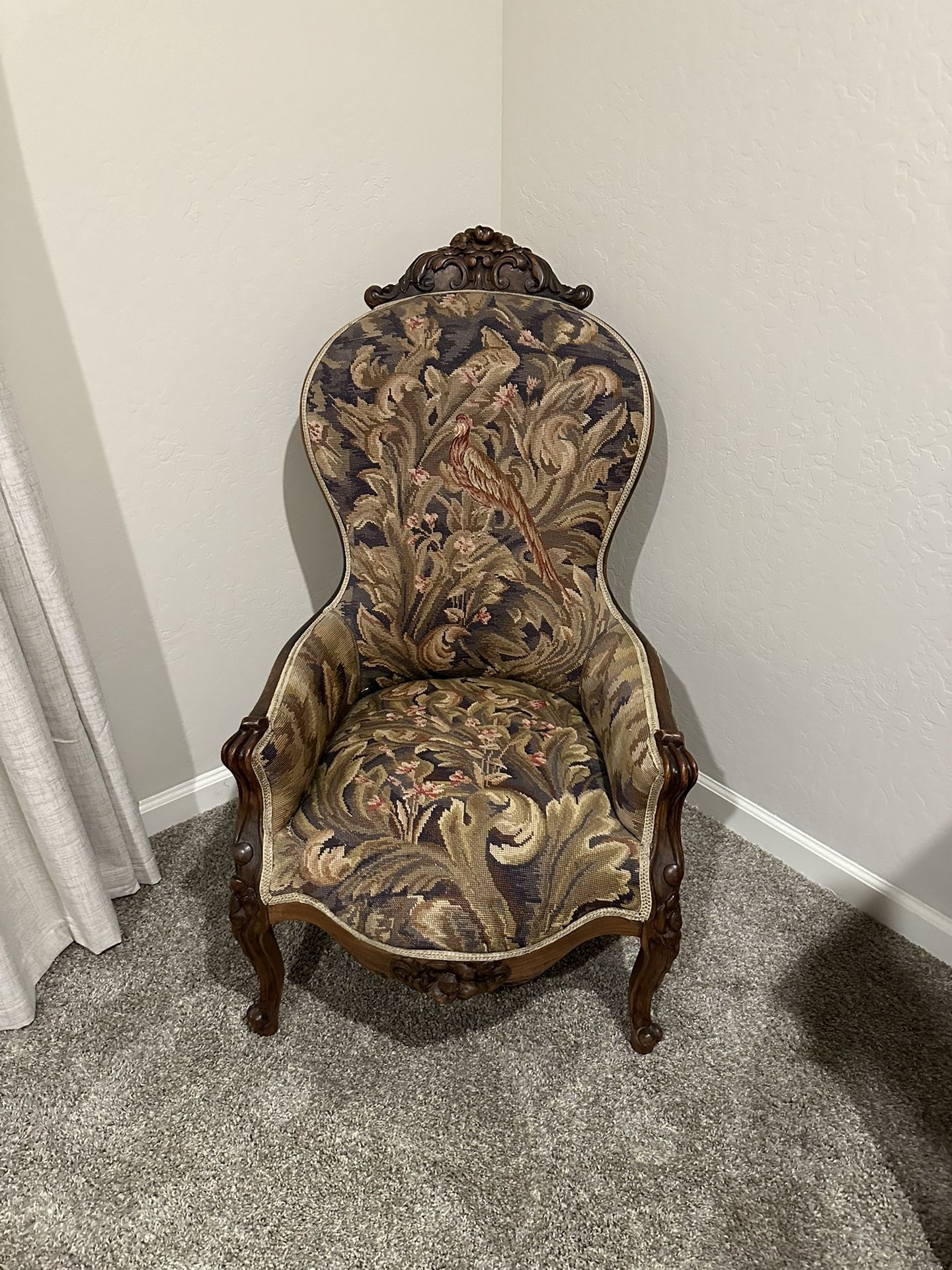 Vintage/Antique Style Chair