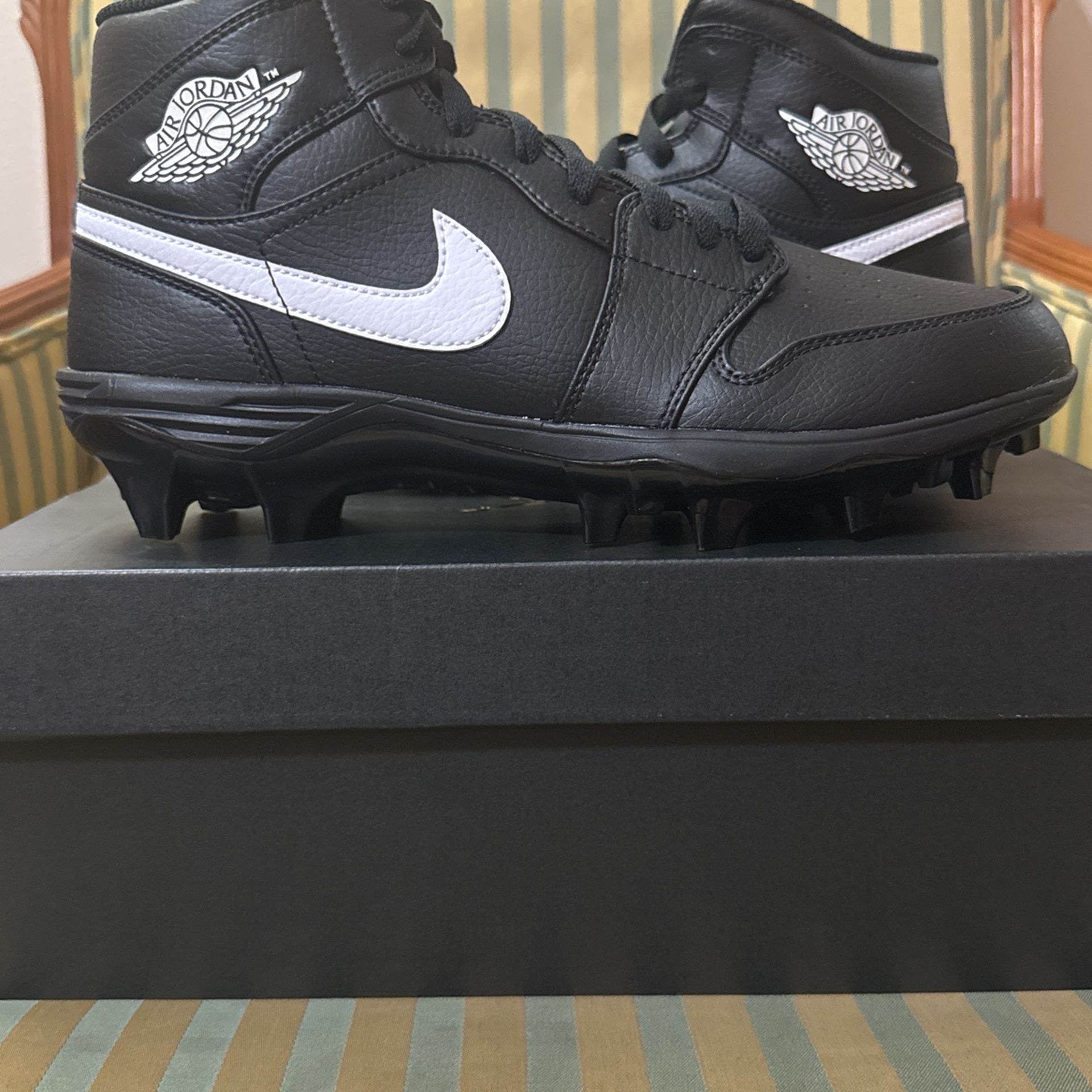 Jordan One Mid Cleats (size 9)