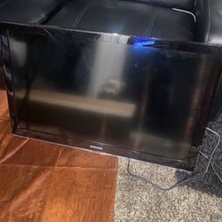Samsung LCD 40 Inch TV