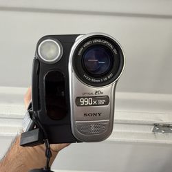 Sony Hi8 video cam recorder in excellent condition!  