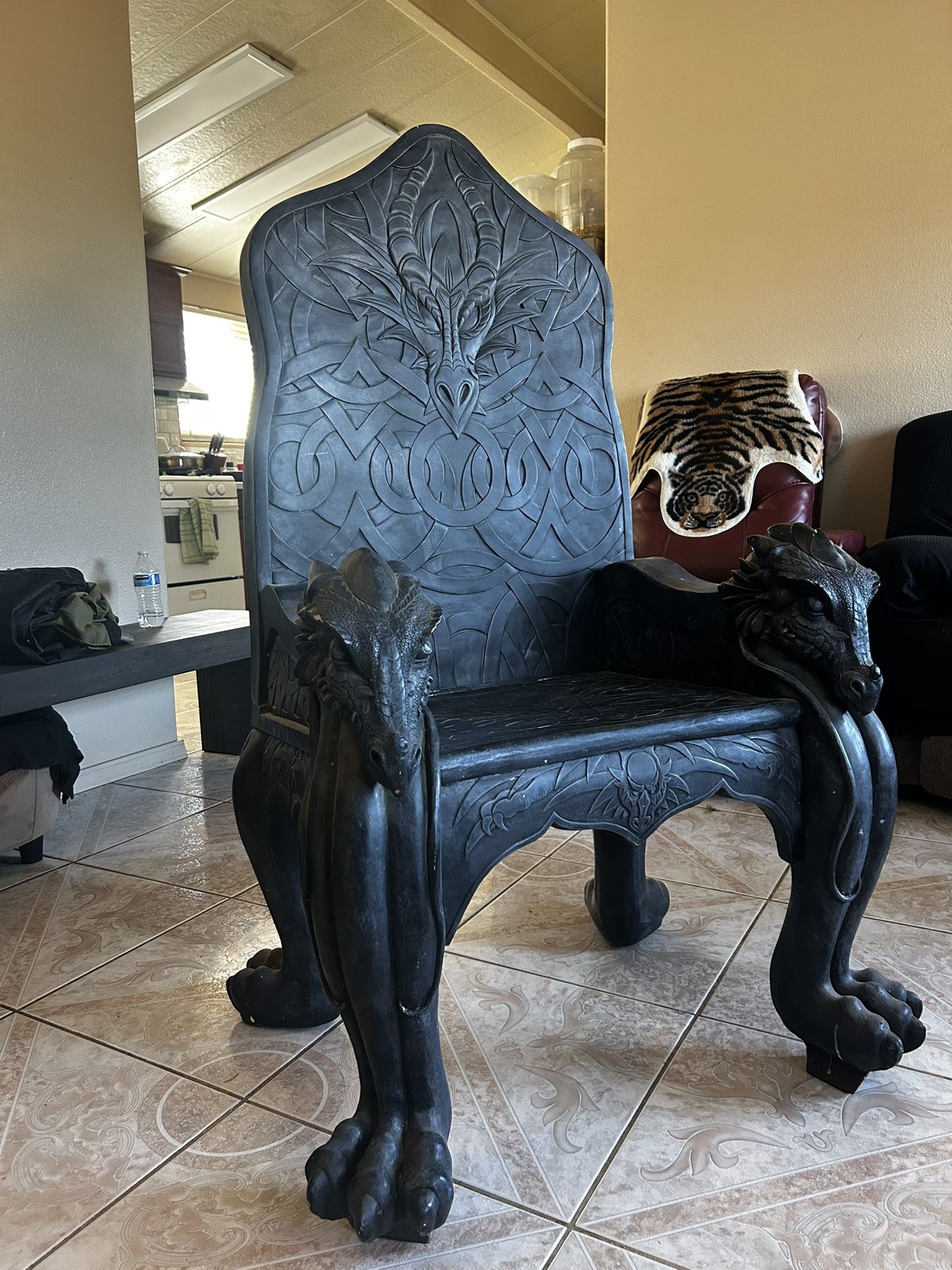 Design Toscano Celtic Dragon Throne Chair 