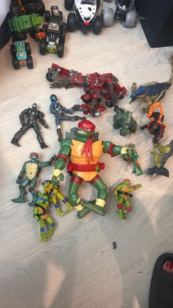 Mixed Lot of Action Figures and Toy Vehicles