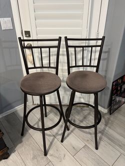 Swivel Bar Stools