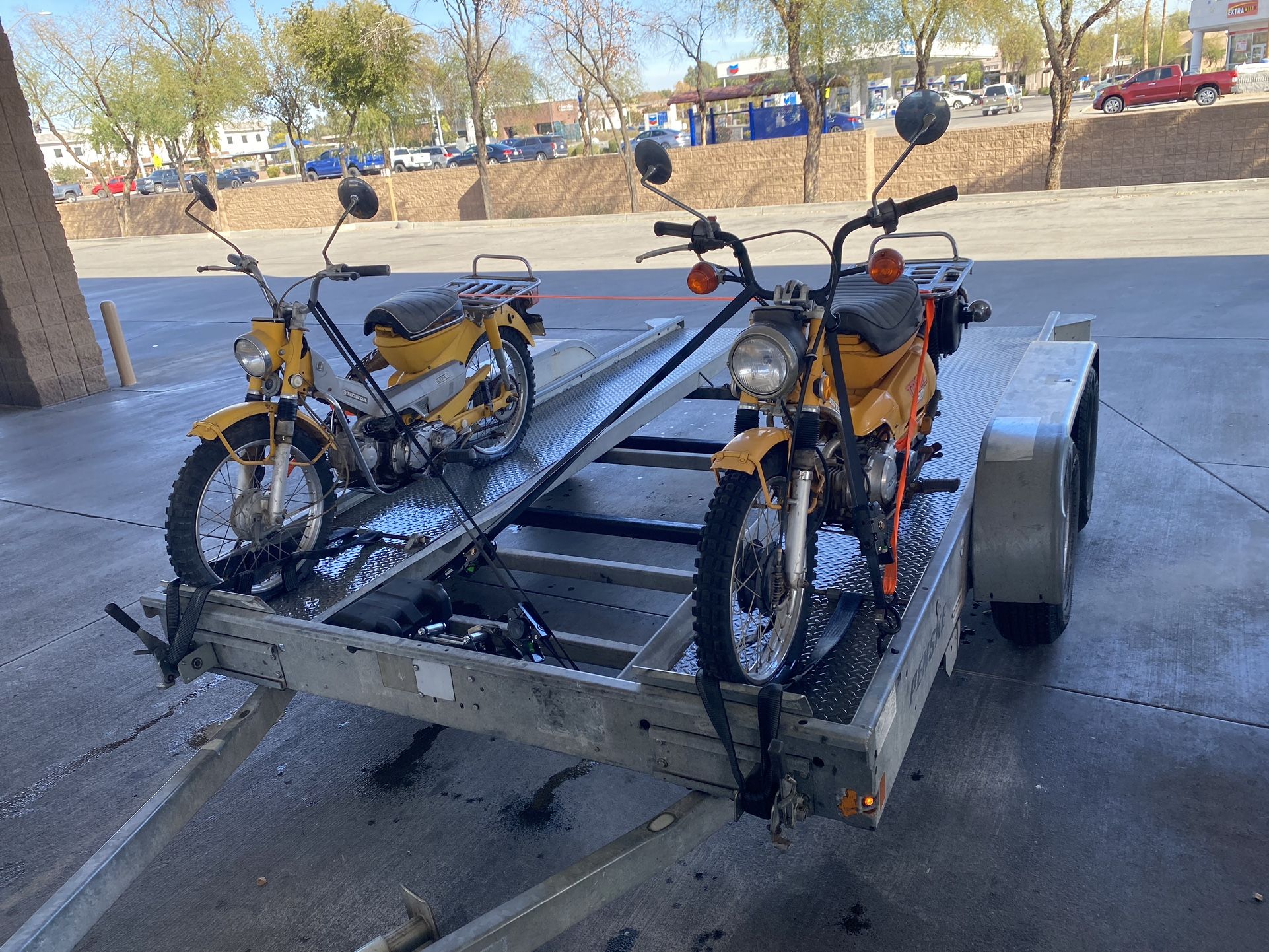 2 Honda Trail 90’s