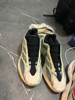 Yeezy size 13