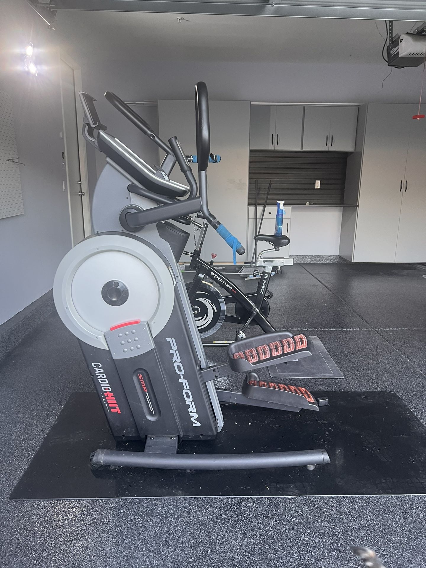 Free elliptical machine