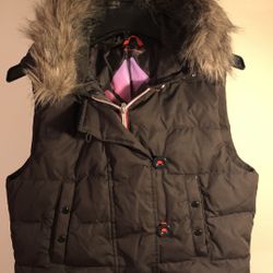Gap Down Fitted Puffer Vest Women’s Medium