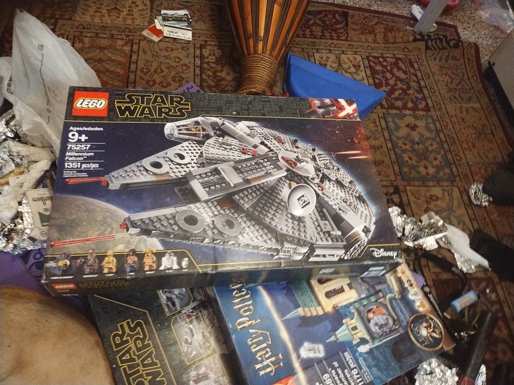 Star Wars-Millennium Falcon Ship