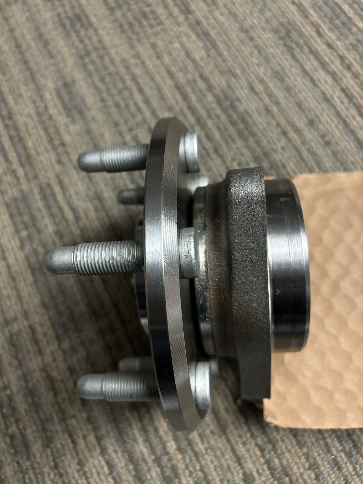 09-2017 Chevy Traverse Bearing Hub