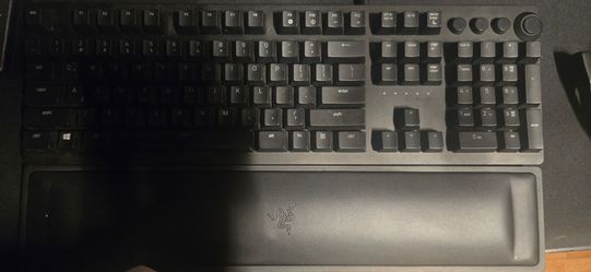 Razer Mechanical Gaming Keyboard with Wrist Rest