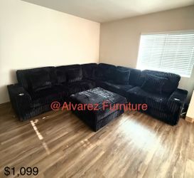XL Modular Sectional With Ottoman