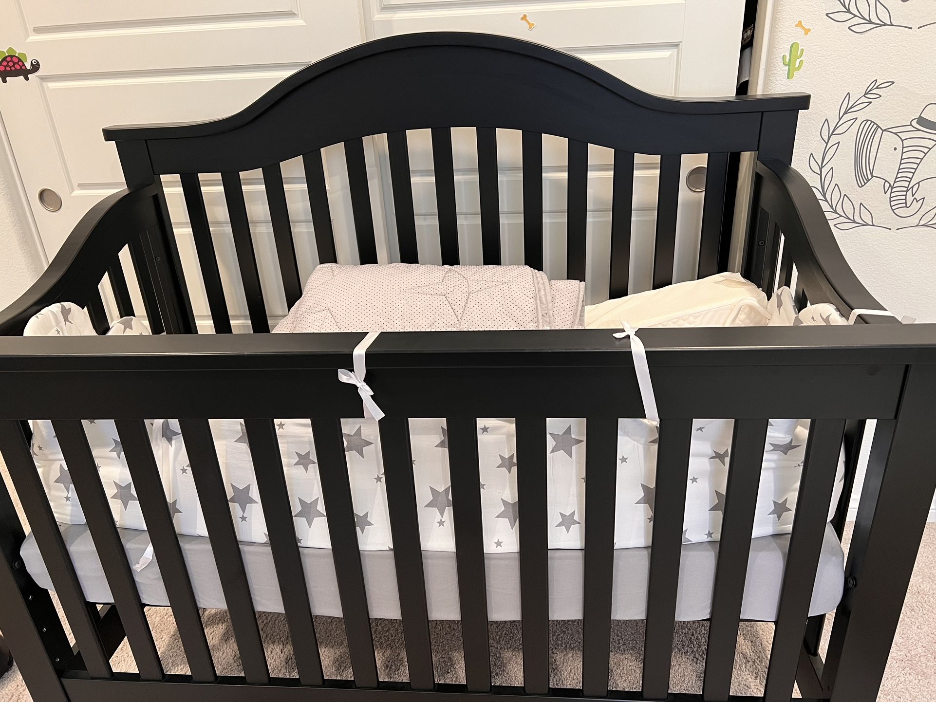 Like New Buy Buy Baby Crib- Davinchi Crib