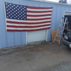 U.S. Flag.  GIANT !!! PRICE REDUCED 