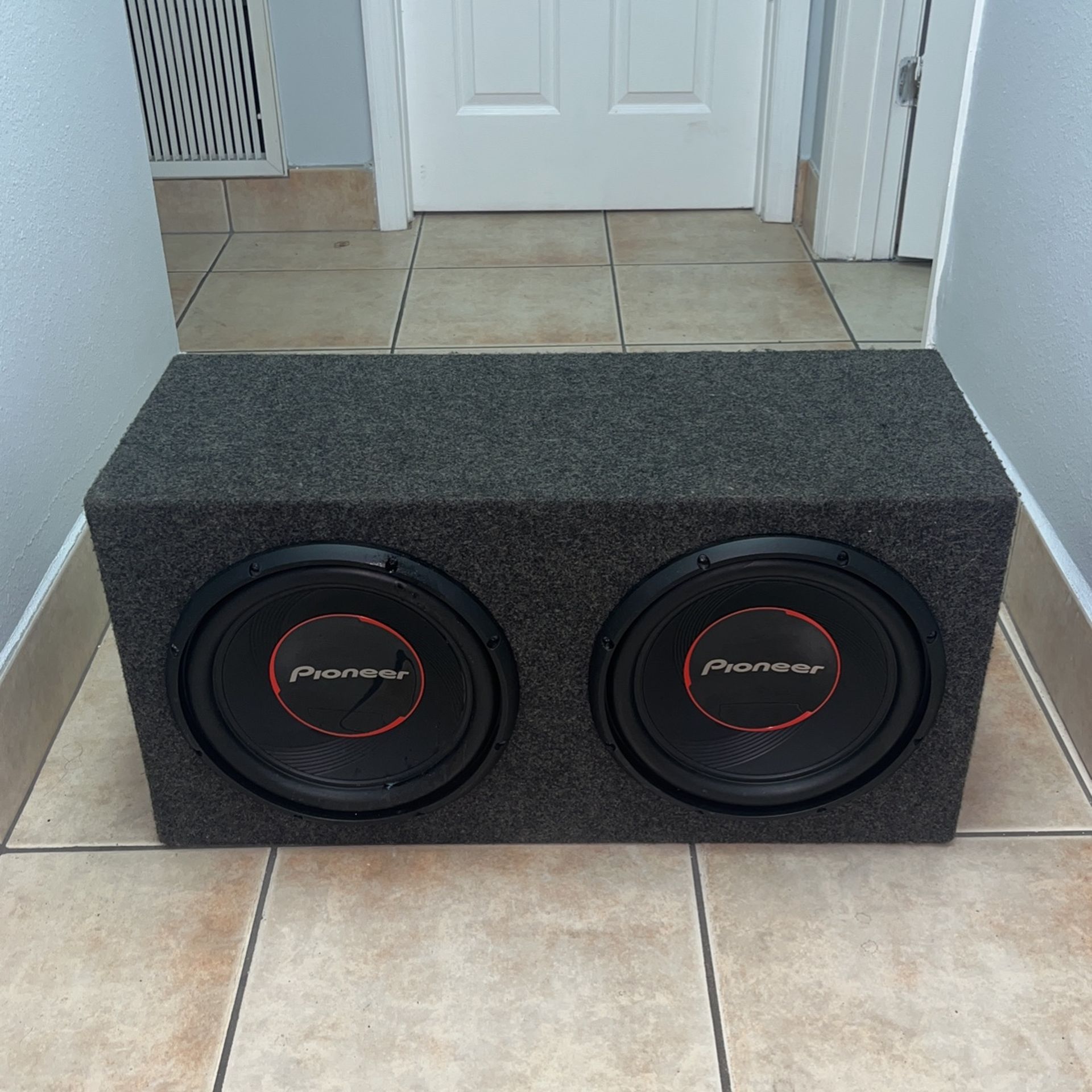 Dual 12 inch Subwoofer Pioneer Speakers w/ amp