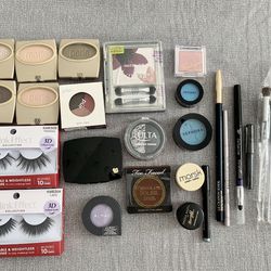 Lot of 26 pieces of makeup cosmetics.  All are brand new except one of the L’Oréal eyeshadow was swatched.  Comes with 2 kids mini effect fake eyelash