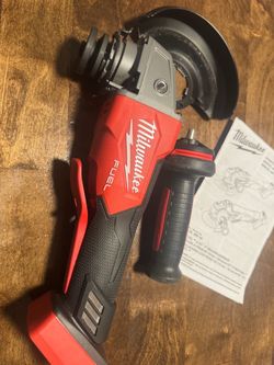 Milwaukee M18 FUEL 4-1/2"/5" Angle Grinder