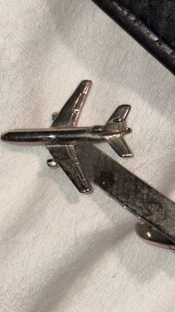 Vintage veteran tie pins broch