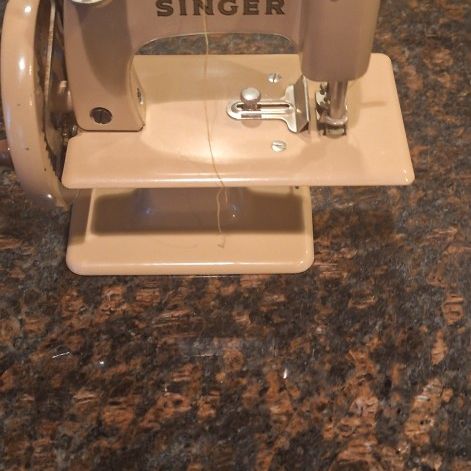 Mini Manual Singer Sewing Machine 