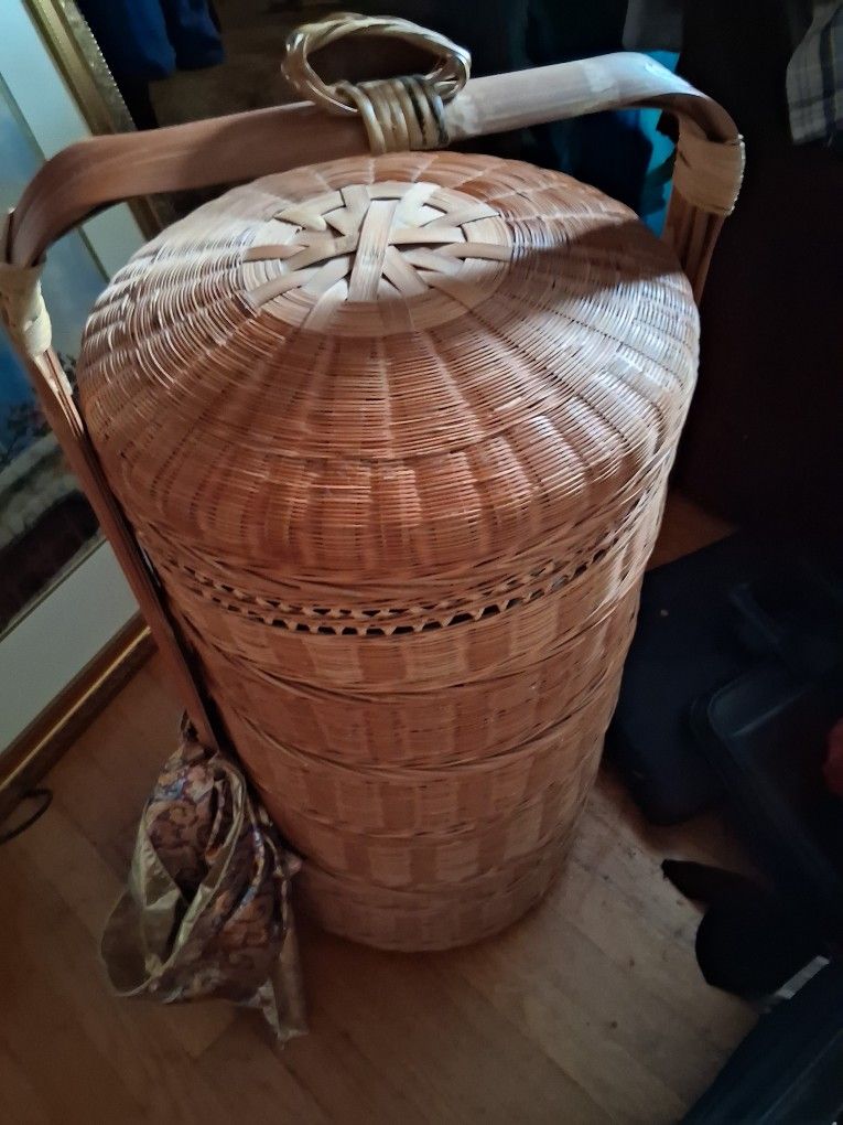 Vintage wicker basket rack