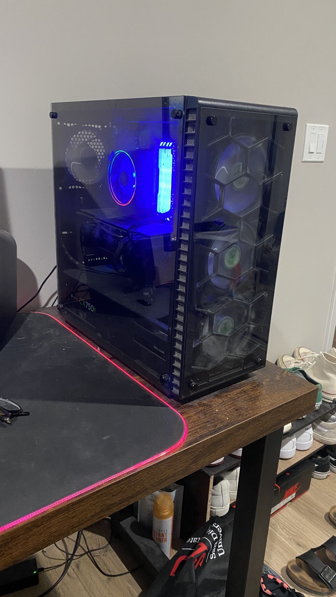Gaming PC: Ryzen 7 3700X, RTX 2070, 32 GB RAM