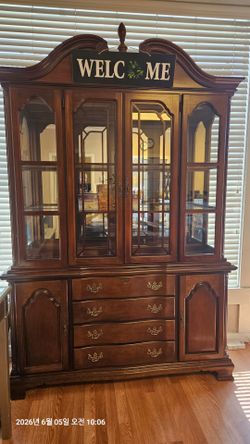 Chinese Cabinet