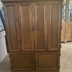 Entertainment cabinet