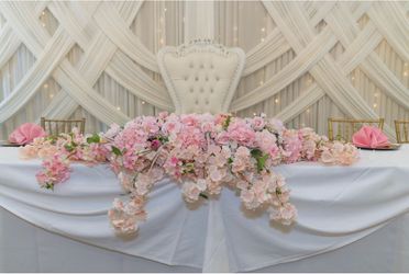 Main table centerpiece flowers