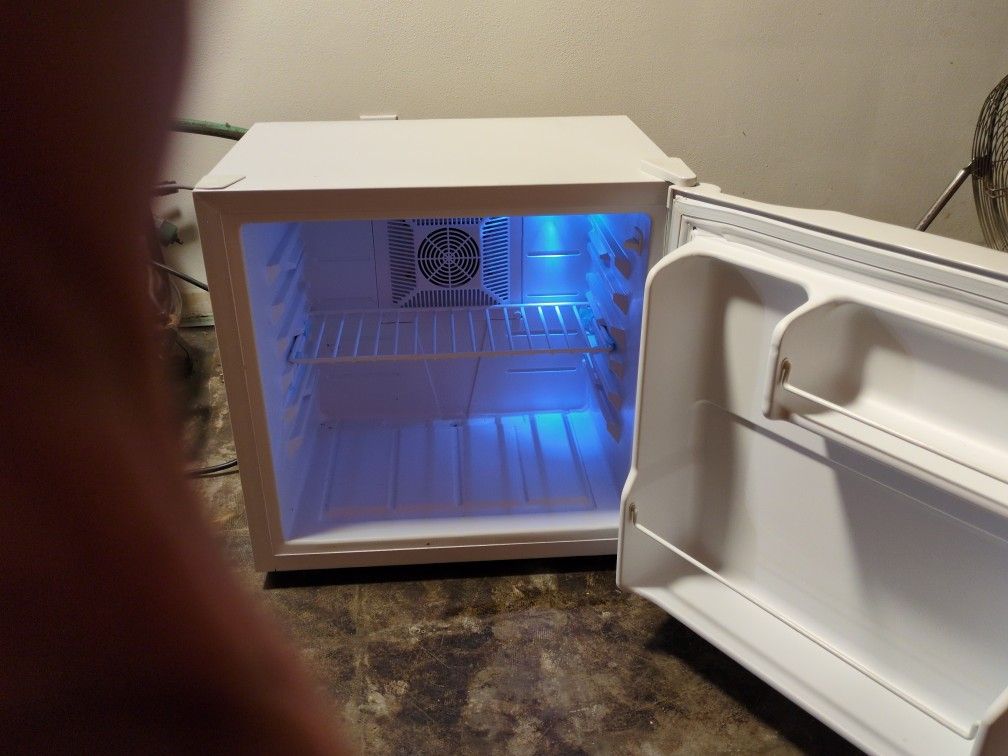 Dorm Room Refrigerator 
