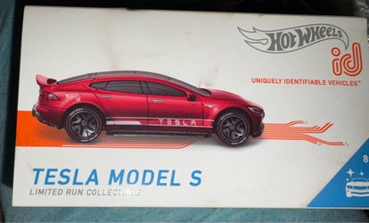 New/never used. Hot wheels ID car