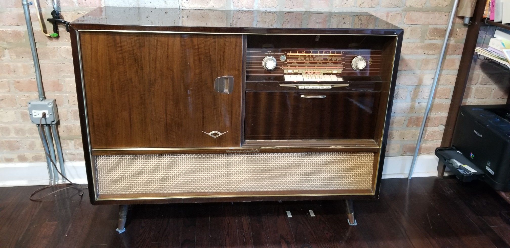 Grundig Majestic Vintage Tube Radio with Turntable