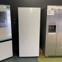 13 Cubic Ft.. Frigidaire Stand Up Freezer💢💢