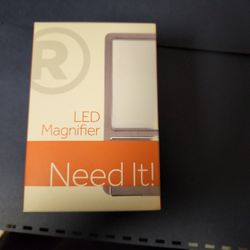 Illuminating Pocket Magnifying Lens With Light NEW