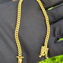 Brand New 10k yellow gold Cuban link 7" bracelet 4mm wide