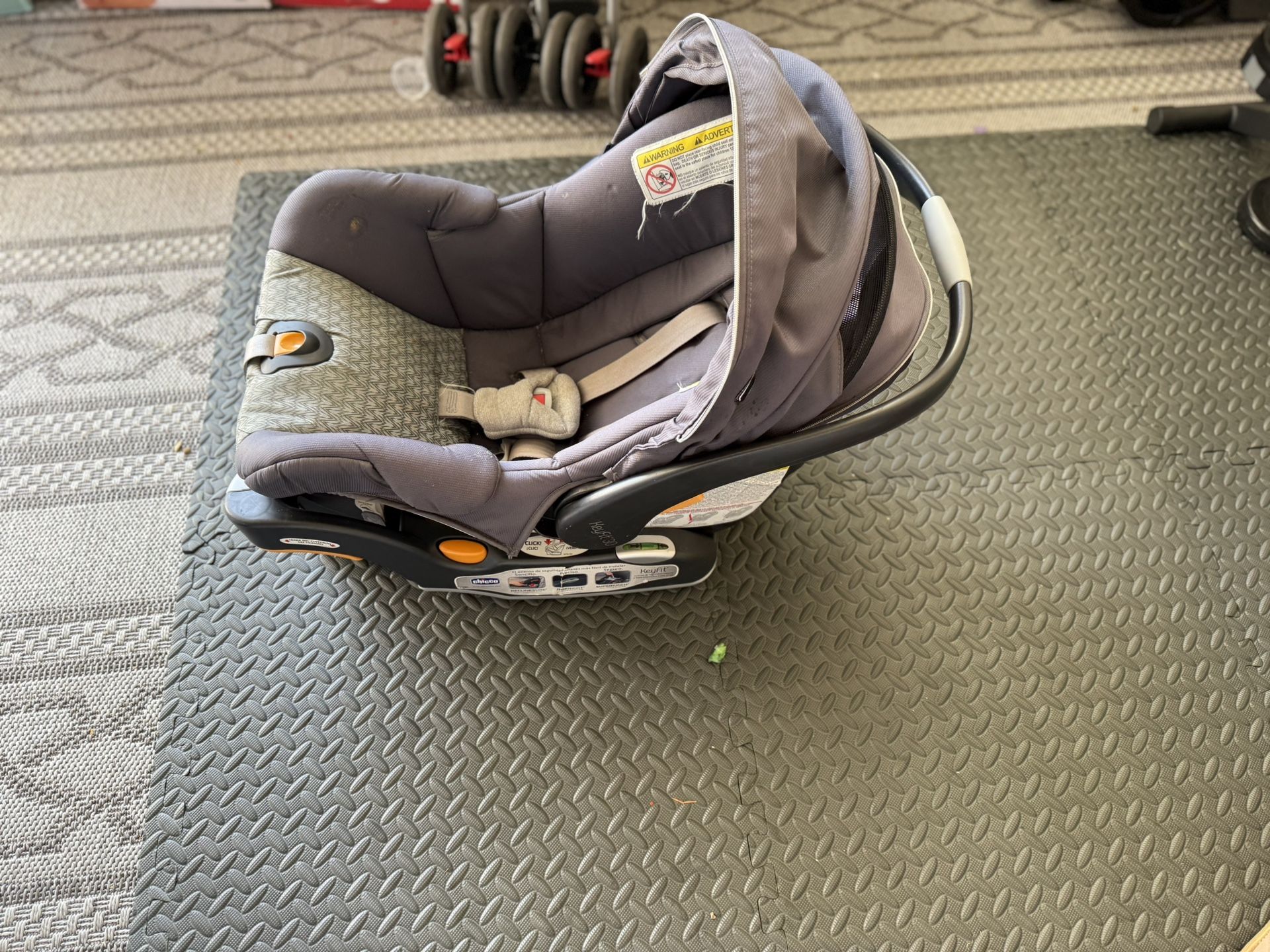 Chicco Infant Carseat