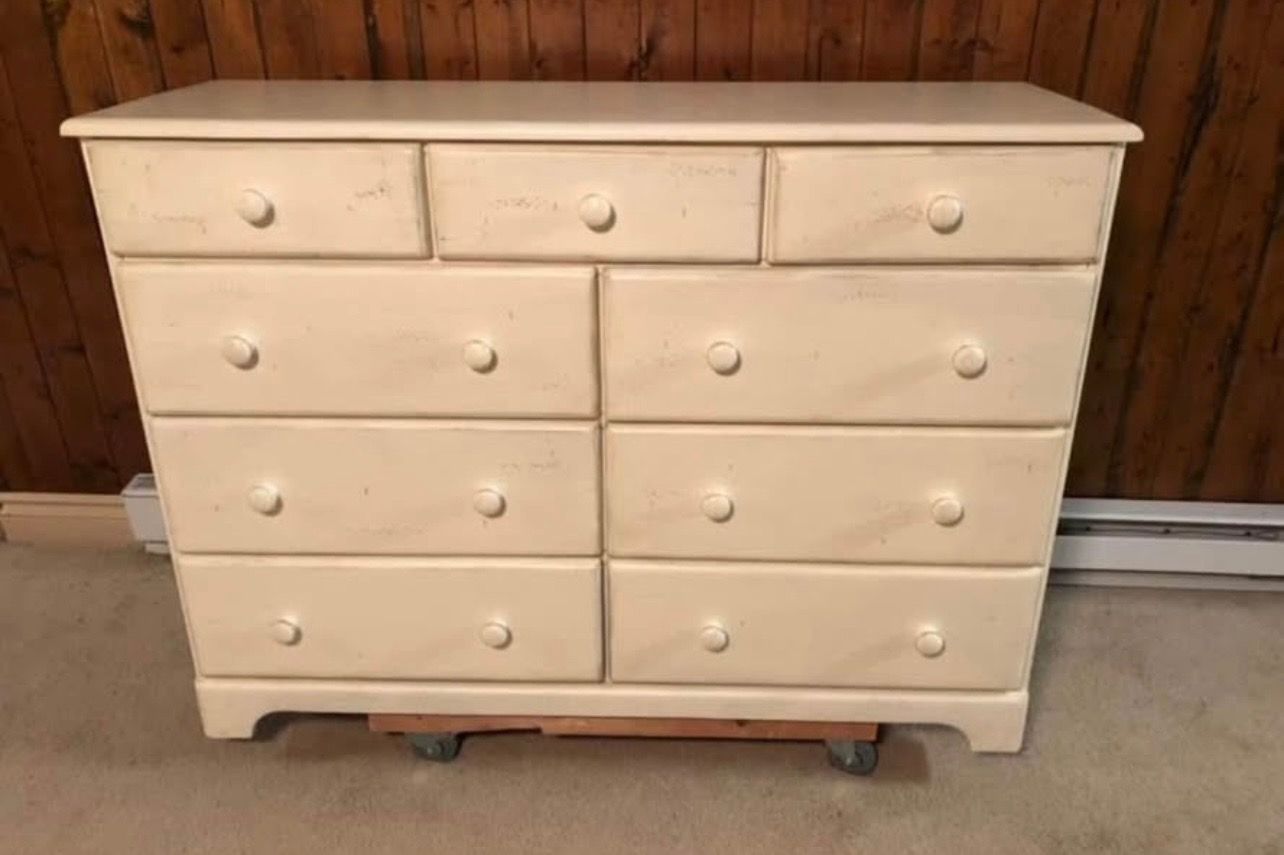 Dresser