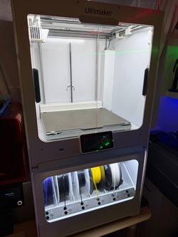 🚀 Ultimaker S5 Pro Bundle – Complete Professional 3D Printing Setup 🚀