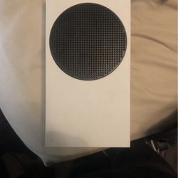 Xbox Series S With A Nintendo Switch For 400 Or Buy The Switch For 200 Comes With Mario Cart Or Buy Xbox Series S For 350 Or Buy Both For 400