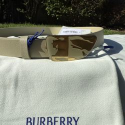 Burberry Women’s Belt Size Small