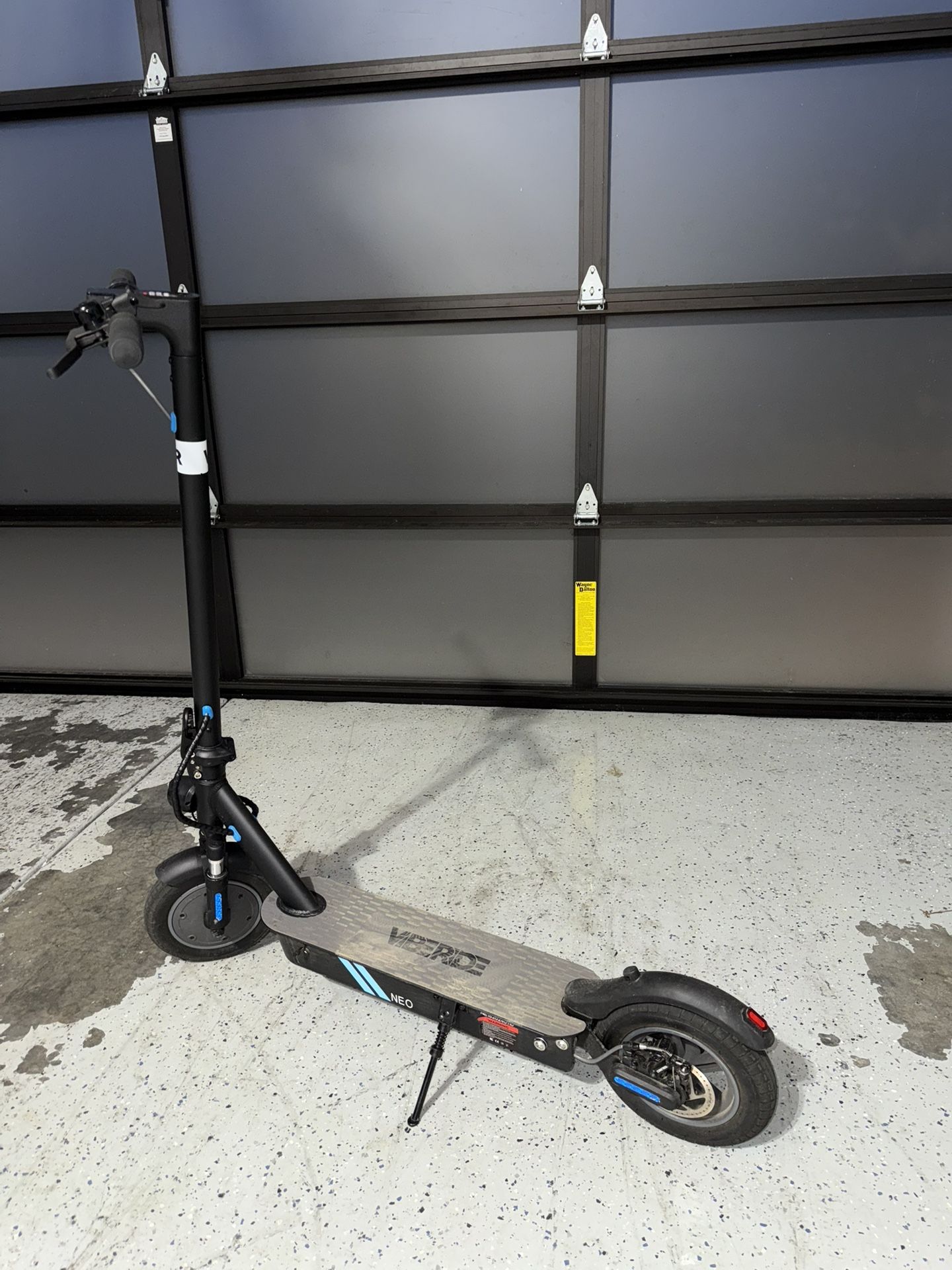 VibeRide E-scooter 24MPH (excellent condition) price can be negotiated