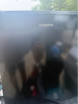 Hotpoint mini fridge 1.7 cu ft