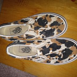 Women's tan camouflage Vans tennis shoes