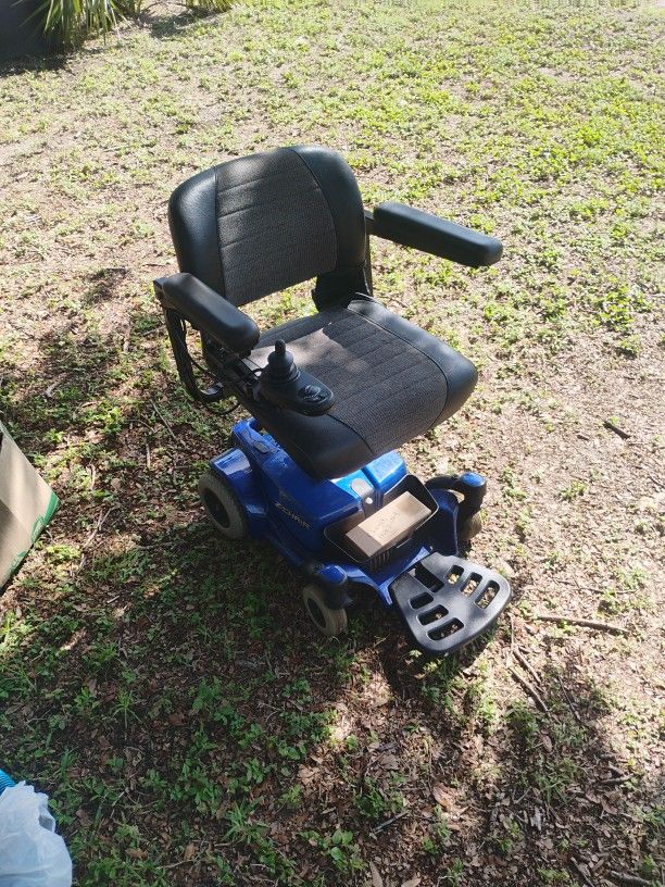 PRIDE Z CHAIR