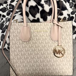 MICHEAL KORS MEDIUM MERCER CROSS BODY BAG