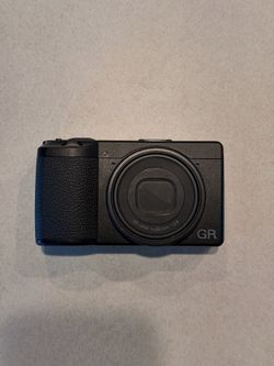 Ricoh GRIIIX Digital Camera