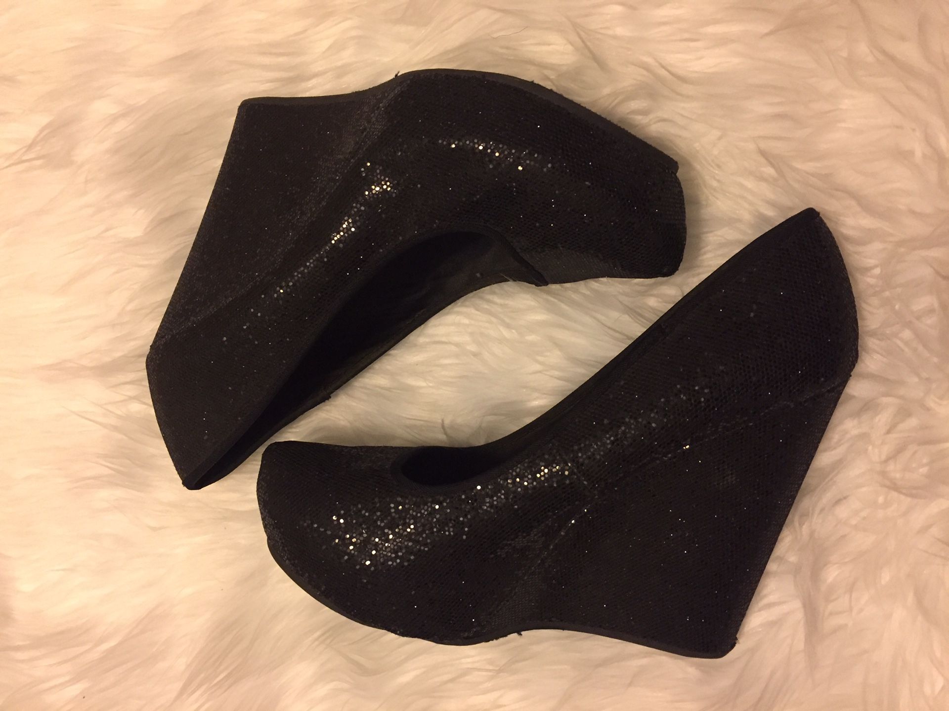 Woman Black Glitter Wedges 8 1/2