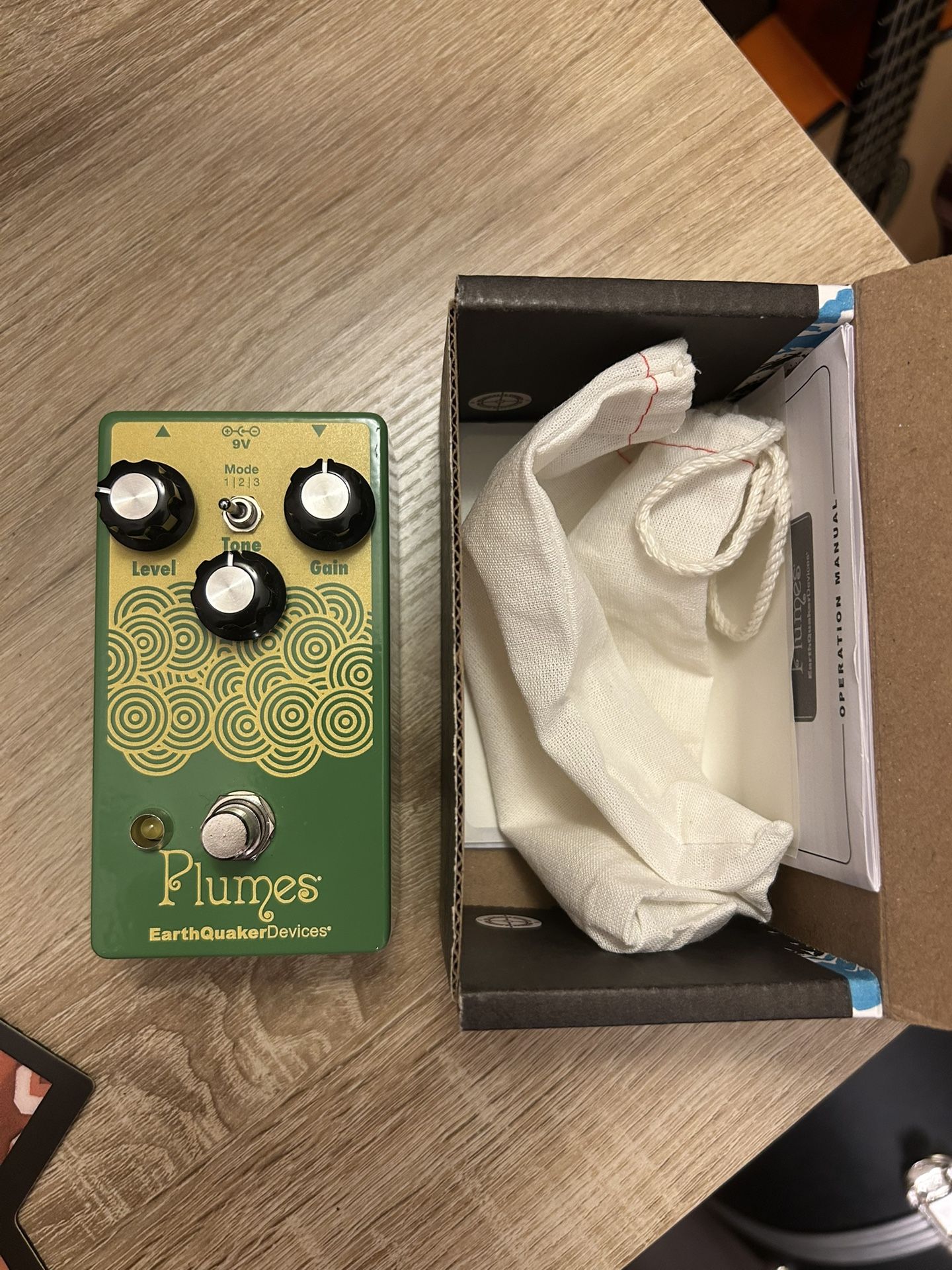 EarthQuaker Devices Plumes Small Signal Shredder pedal