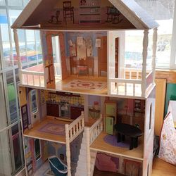 Doll House & LOTS Of Accessories 